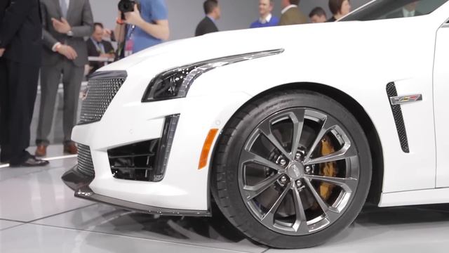 2015 Cadillac CTS-V | 2015 NAIAS Detroit Auto Show смотреть онлайн