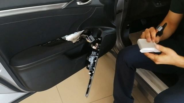 Honda Civic FC5 Cam, Ayna ve Sunroof Modül Montajı смотреть онлайн