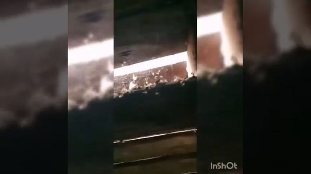 Локальный "ремонт" крыши: тазики и полиэтиленовая плëнка смотреть онлайн