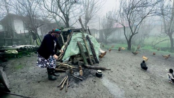 Living in a cold mountain village,baking bread