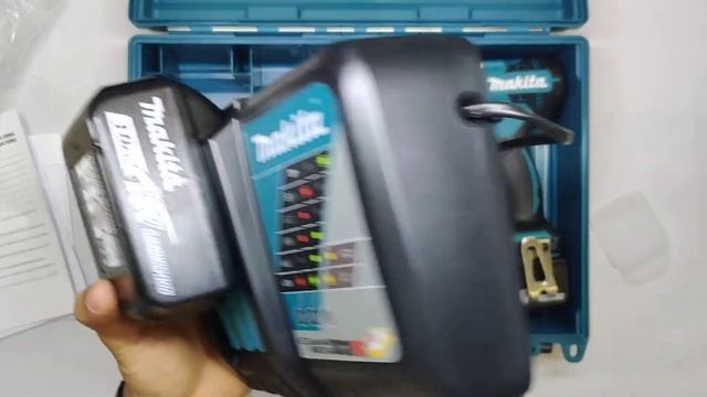 Unboxing Makita DTD156RFE - Cordless Impact Driver 18V - смотреть онлайн