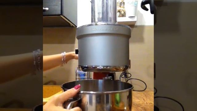 Kitchenaid accessorio food processor :pangrattato e parmigiano смотреть онлайн