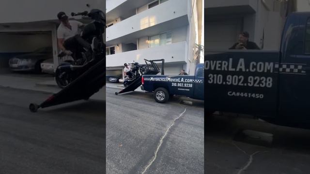 Our friend Larry & his Arch Motorcycle смотреть онлайн