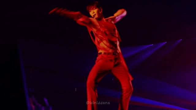 ‘22 ASTRO 문빈 일본 콘서트 [Let's go ride] [한/영 가사] 2분 부터 신발 없이 무대함😲MoonBin [Eng Sub] смотреть онлайн