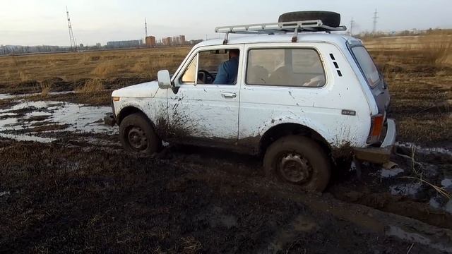 Toyota Carib глумится над внедорожниками! УАЗ Патриот, Нива, Grand Cherokee, Delica, Mazda #offroad смотреть онлайн
