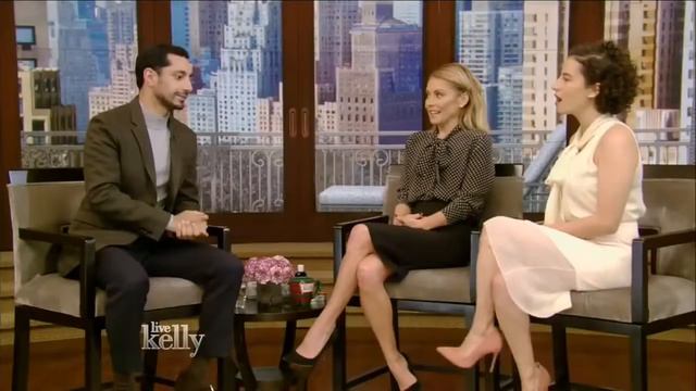 Live With Kelly 12/06/2016 co host Ilana Glazer; Kate McKinnon; Riz Ahmed смотреть онлайн