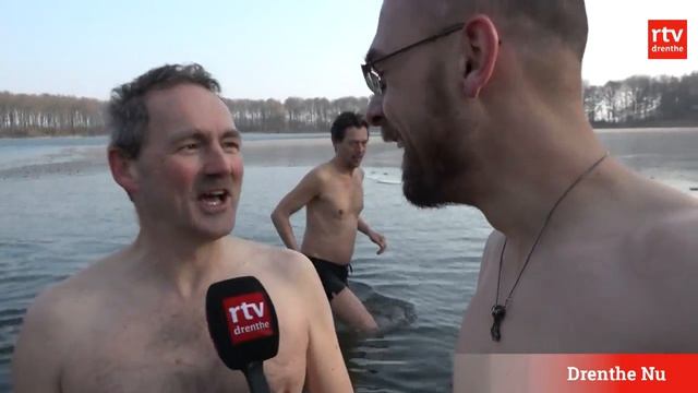 "Dat doet pijn man" Ijszwemmen смотреть онлайн