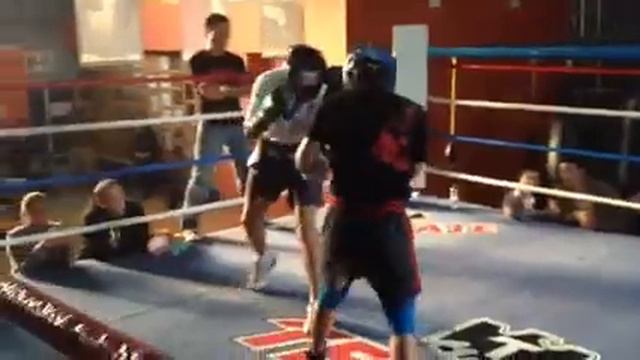 Jackie Nava vs Erik Morales смотреть онлайн