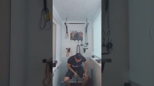 Стритлифтинг, последняя проходка в этом году. Подтягивания 62,5 на 2, брусья 72,5 на 3. Вес 85 кг. смотреть онлайн