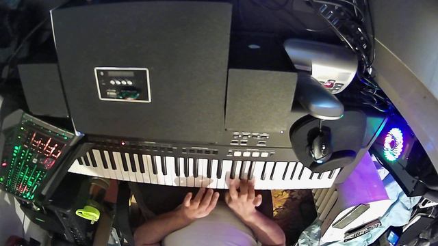 Sabrina - Guys and Dolls - Synth overlay - Yamaha PSR EW425 смотреть онлайн