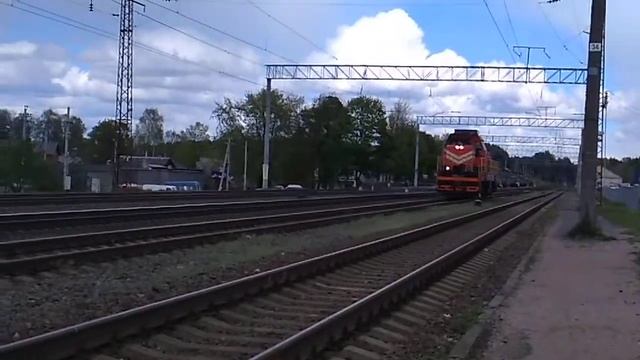 "Долгожданный" ТМЭ2-003 На станции Ратомка с электричкой на станции ЭР9Т смотреть онлайн