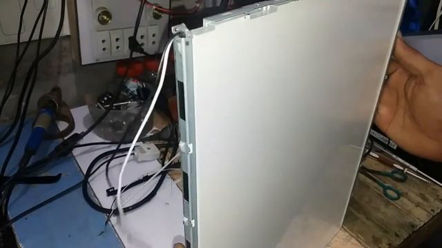 Led Tv Back Light!CCFL Vs LED Back Light With MR E&E HD