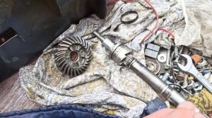 почему дёргается редуктор на ходу, на лодочном моторе ,Ямаха 40. ремонт, редуктора. июнь 2021