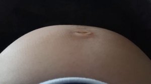 Как пинается ребенок в животе. 30-ая неделя