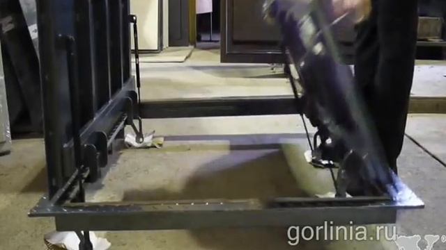 Бомболюк напольный двухдверный с рифленым листом смотреть онлайн