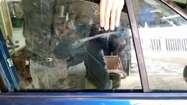 Заміна скла передніх дверей Renault Scenic 2 / замена стекла сценик 2 / Door glass replacement смотреть онлайн