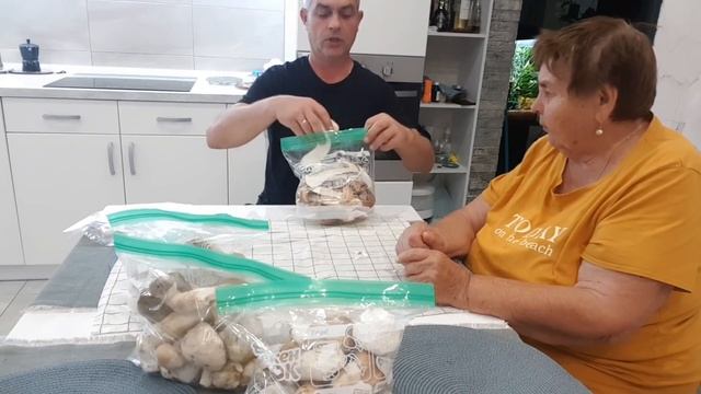 Купили белые грибы ?! Будем морозить на зиму смотреть онлайн