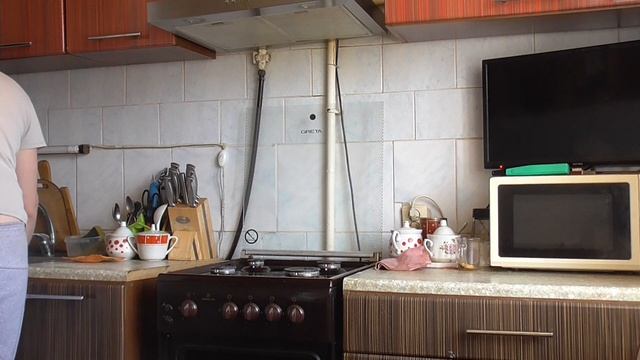 моя жизнь после инсульта..убираем чистим плиту и духовку одной рукой. смотреть онлайн