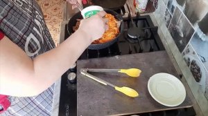 Тушеный кролик в сметане.