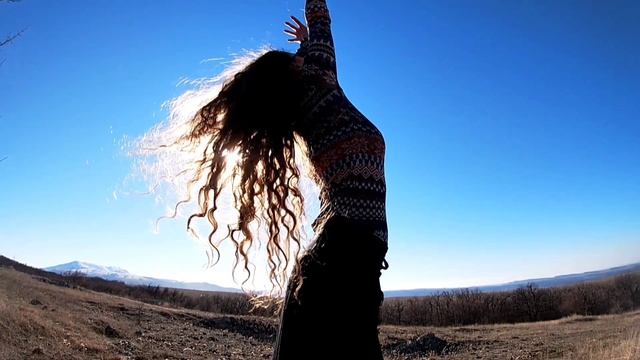 Краски Крымской природы с Джулией // Долгоруковская Яйла смотреть онлайн