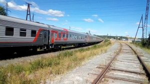 «19 вагонный«Тепловоз ТЭП70-516 с пассажирским поездом Приобье-Екатеринбург.