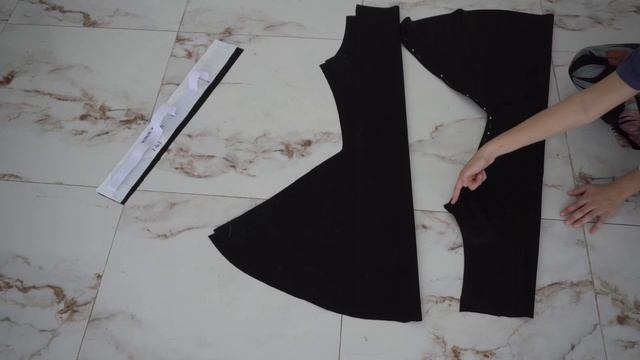 Como hacer un pantalón acampanado fácil y rápido, DIY | One Mexican Girl смотреть онлайн