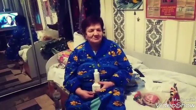 Отдала бабушке подарки. Бабушка любопытная заметила.? смотреть онлайн