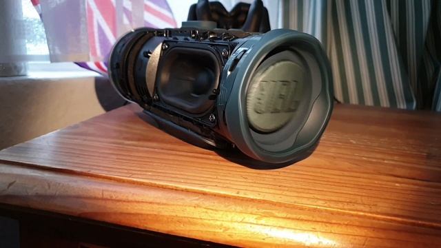 JBL Charge 4 - Extreme LFM Bass Test смотреть онлайн