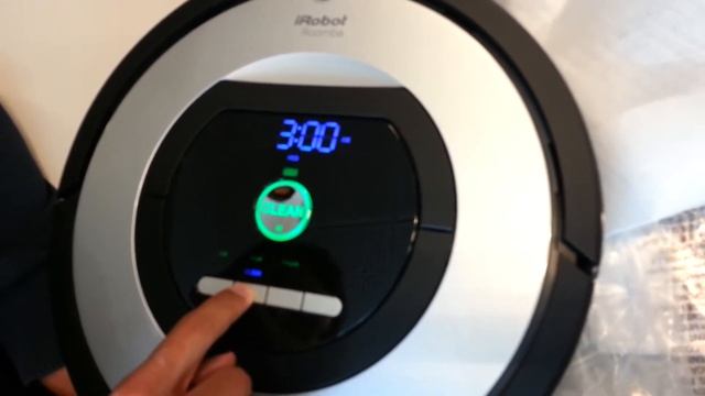Unboxing Roomba 775