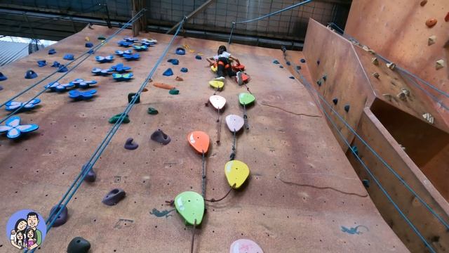 Adventures of Indoor Rock Climbing! Super Fun! смотреть онлайн