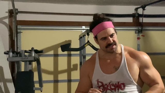 435 reverse grip bench IS IT THE SECRET TO HUGE SQUARED OFF CHEST?! смотреть онлайн