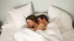 Сто раз пожалела, что пошла на эту встречу выпускников. Муж не простил измены и выгоняет из дома