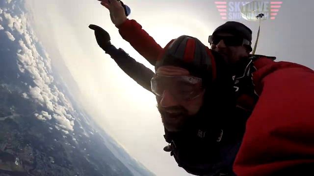 Matthew Motyka's Tandem skydive! смотреть онлайн