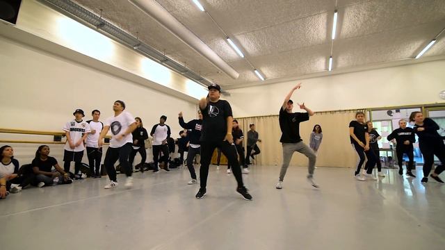 IWW16 | choreography by lindi + wittha - „U" смотреть онлайн
