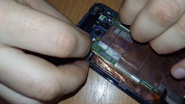 Htc One M7 1 Sim разборка (часть 2) смотреть онлайн
