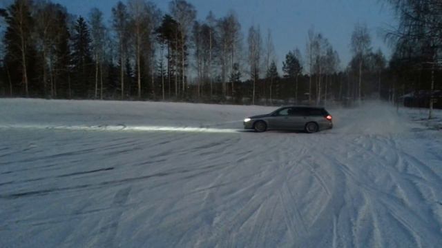Subaru Legacy BP5 2.0GT Winter snow смотреть онлайн