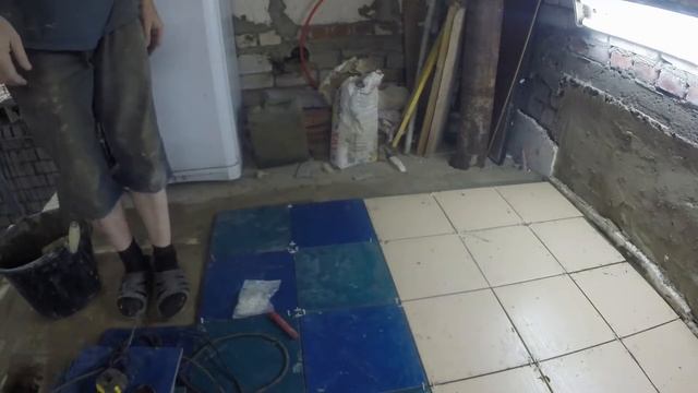 Плитка в комнате и кроватка для кузи! смотреть онлайн