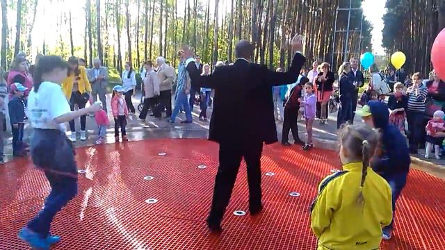 Новый фонтан по которому можно бегать смотреть онлайн