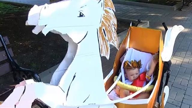 В Севастополе прошел очередной парад колясок. смотреть онлайн