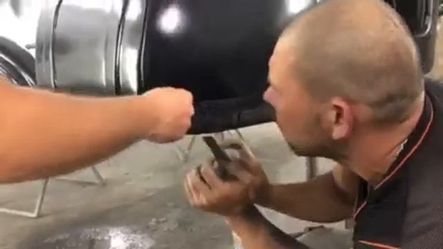 Красим мотоцикл К750 смотреть онлайн