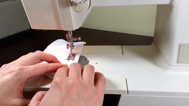 Singer Sewing Machine Model 9010 14 Stitch Includes Manual смотреть онлайн