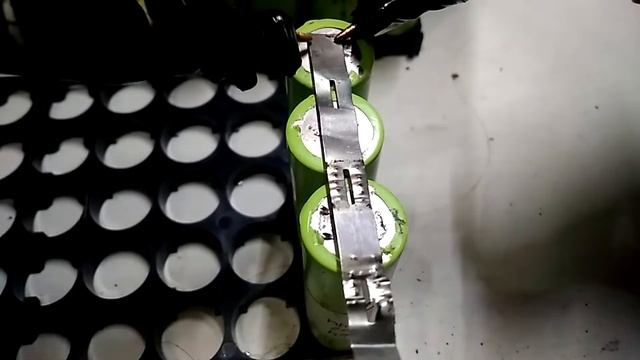 part 2.DIY spot welding li-ion 18650 battery from microwave transformer смотреть онлайн