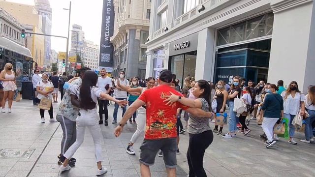 CHINA acepta reto de bailar BACHATA ft SALSA miren qué sucede ? смотреть онлайн