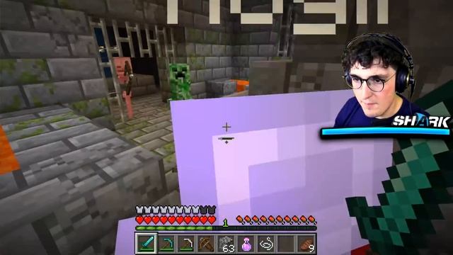How To ACTUALLY Mine Bedrock... (Minecraft) смотреть онлайн