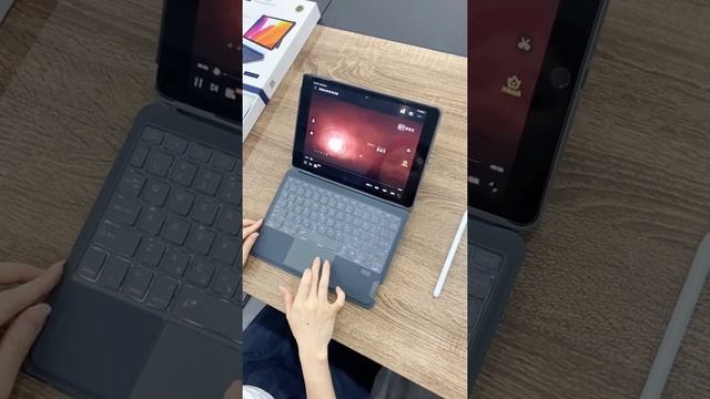 WiWU Combo Touch Keyboard Case for iPad смотреть онлайн