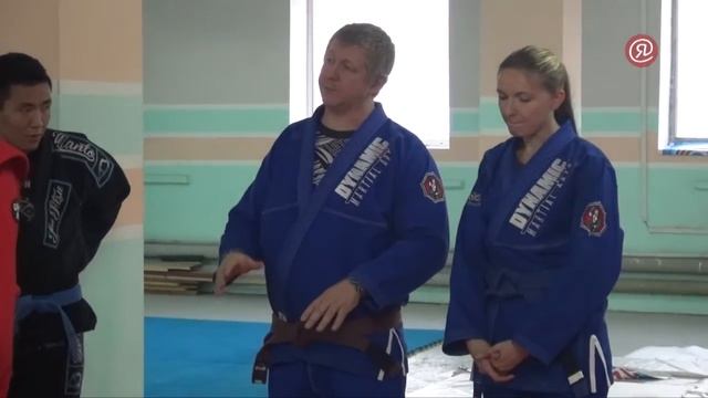 В Якутске состоялся мастер-класс тренера по бразильскому джиу-джитсу Ларри Кейта