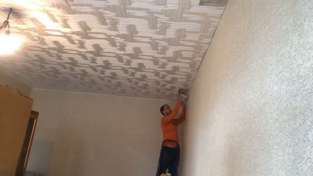 Как приклеить потолочную плитку по кроям стены. Приятного просмотра))) смотреть онлайн