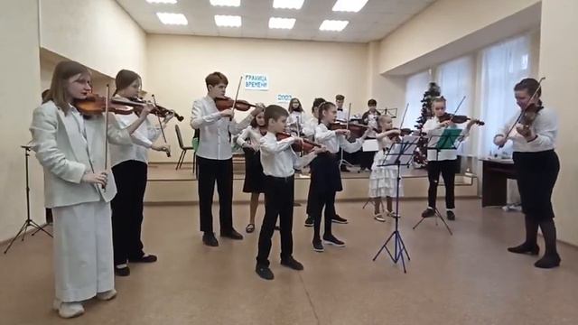 "Увезу тебя я в Тундру" анс. Violino Энгельс смотреть онлайн