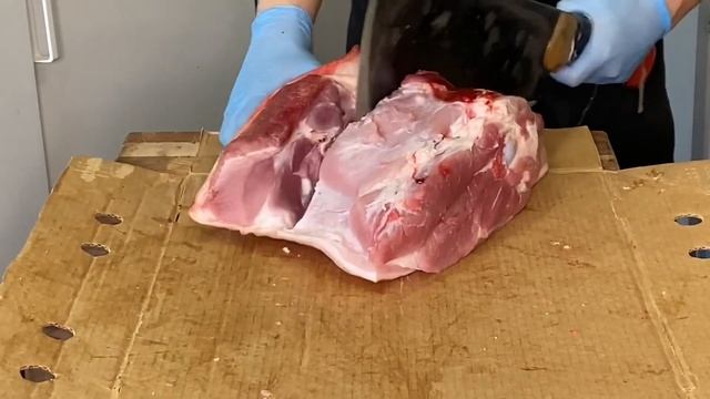 РАЗДЕЛКА СВИНИНЫ// ДЕЛИМ ПОЛ ТУШИ НА ЧАСТИ смотреть онлайн