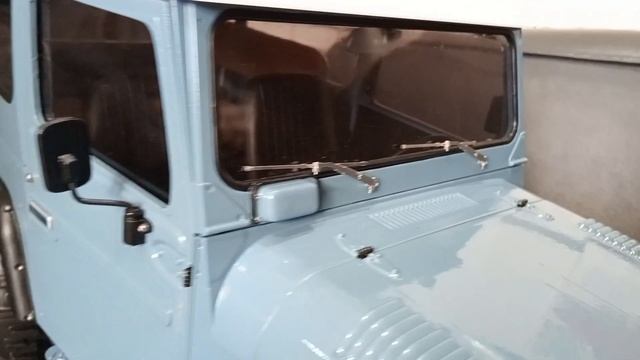 FMS Toyota FJ40 1/10 - Changed the look from the '70s to the '80s смотреть онлайн